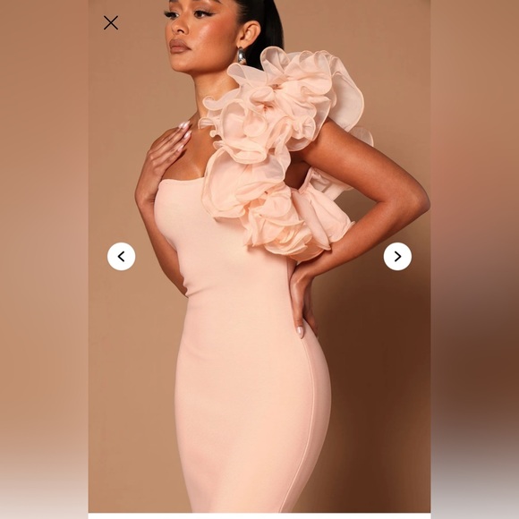 Daniella Bandage Maxi Dress One - Picture 2 of 3